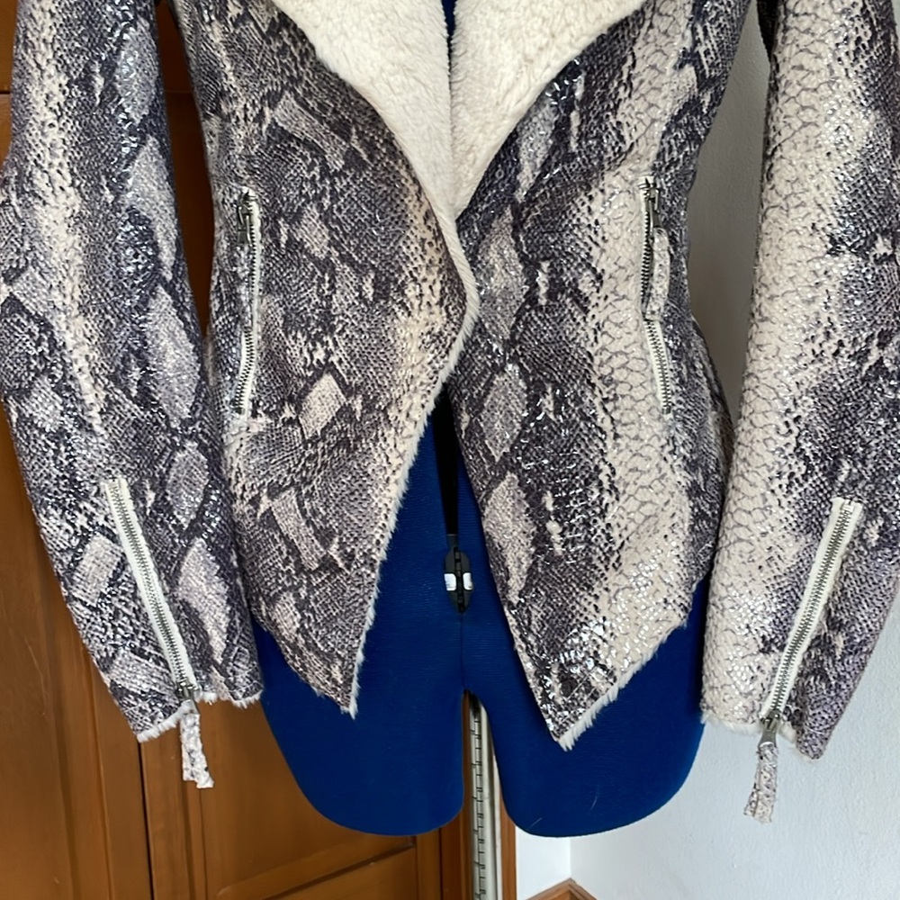 Bebe Y2k Snakeskin Patterned And Furjacket - image 3